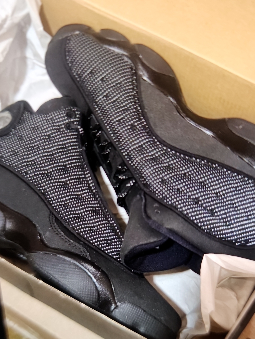 Men's Black Cat 13 2016 GS Size 6.5 Athletic Sneakers - Modern Comfort